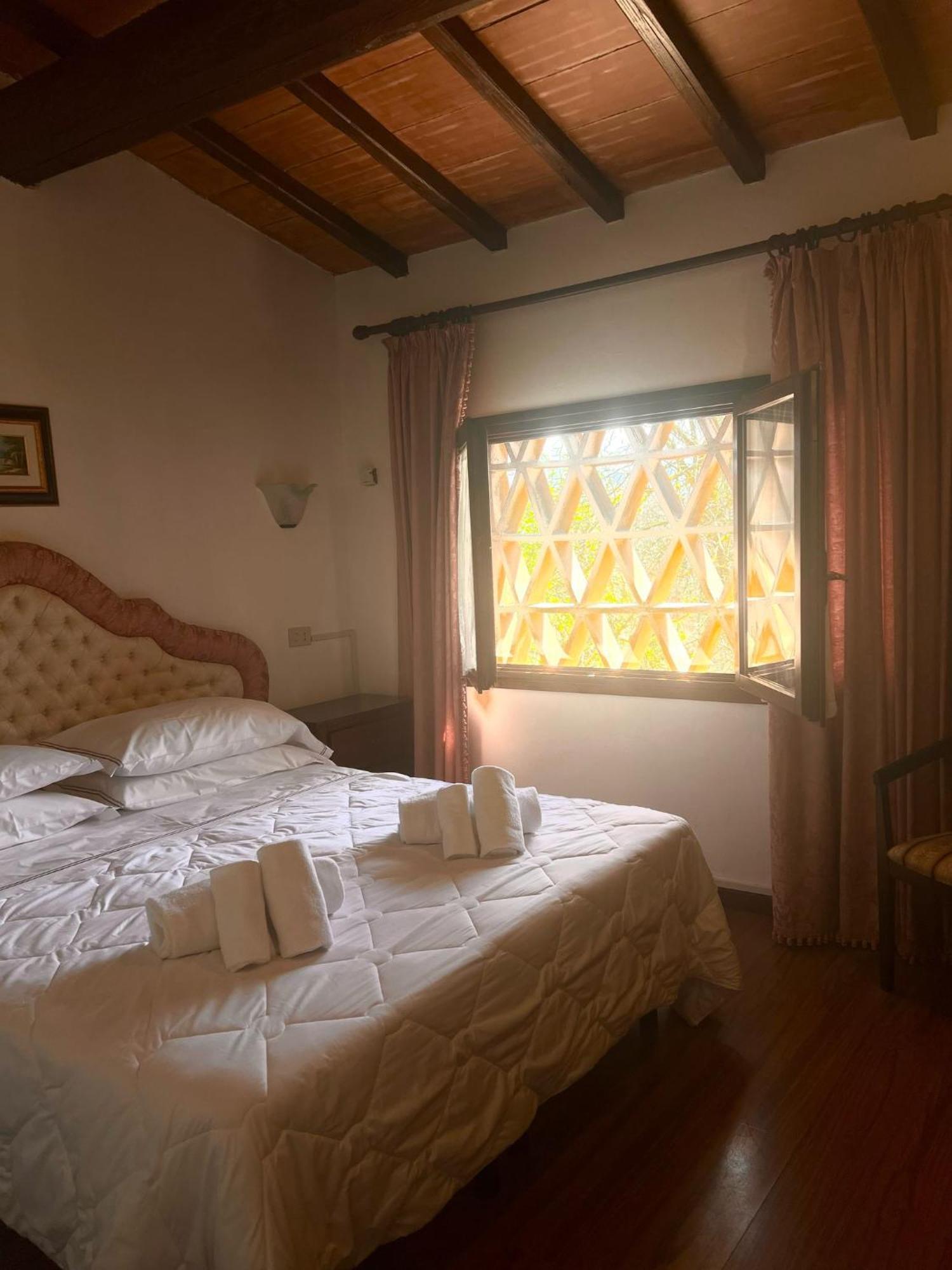 Hotel Il Pietreto Колле-ді-Валь-д'Ельса Екстер'єр фото